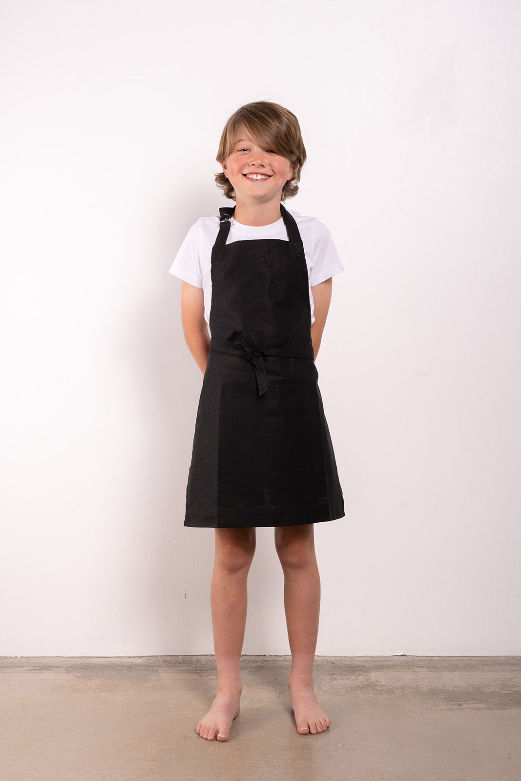 KIDS MINNIE CLEMENTINE APRON, BLACK, COTTON LINEN FABRIC, FRONT