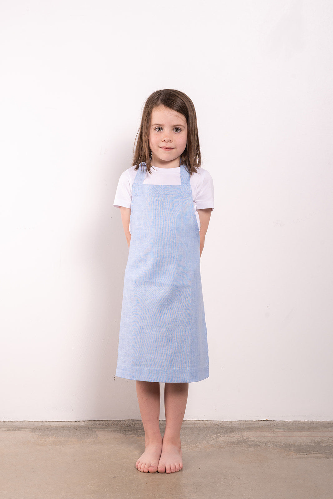 KIDS MINNIE CLEMENTINE APRON, PALE BLUE, COTTON LINEN FABRIC.