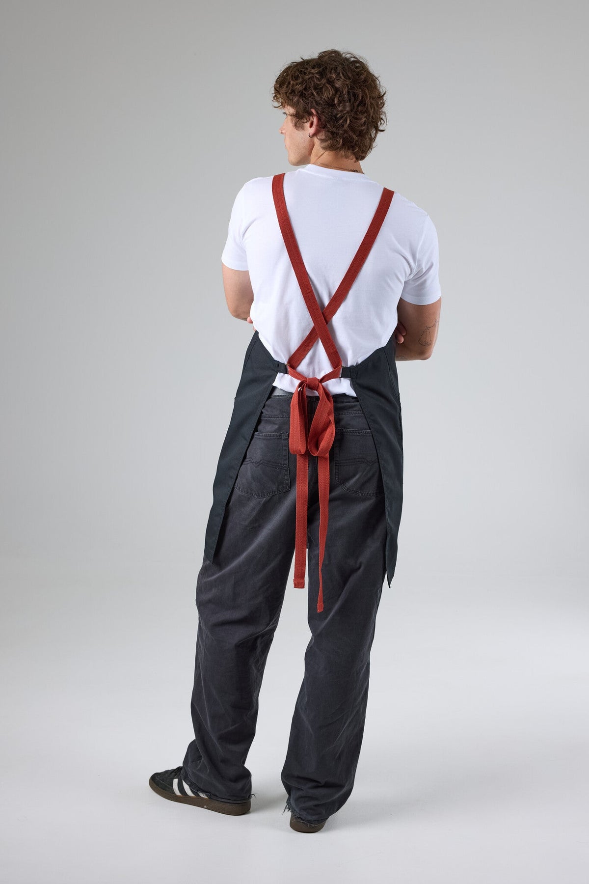 Lockharte Cross Back Apron Bundle - BLK apron with RUS straps - view 33