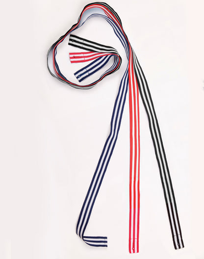 Changeable two-tone apron straps in three colours