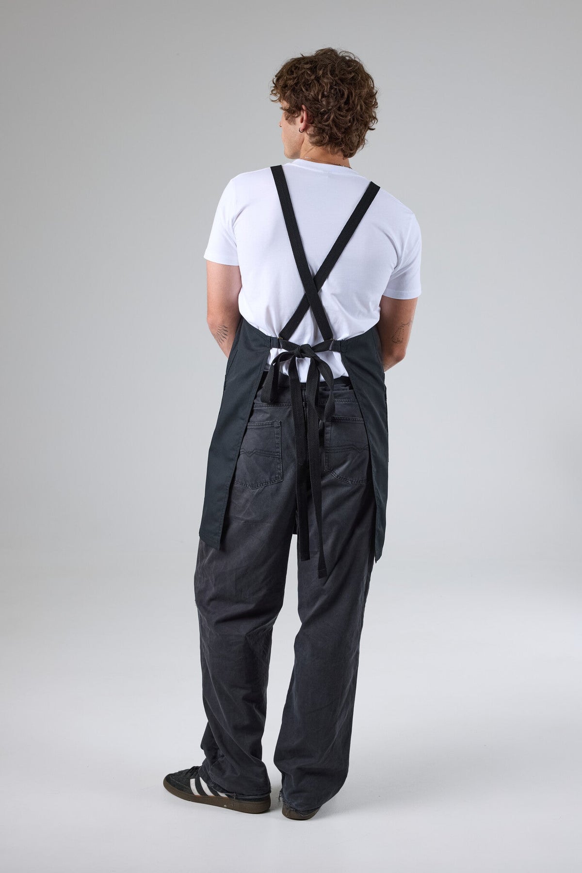Lockharte Cross Back Apron Bundle - BLK apron with BLK straps - view 24